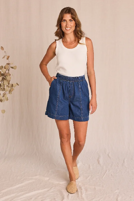 Ali Tencel Shorts in Mid Wash